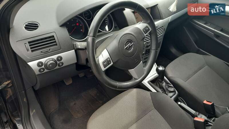 Универсал Opel Astra 2009 в Сарнах