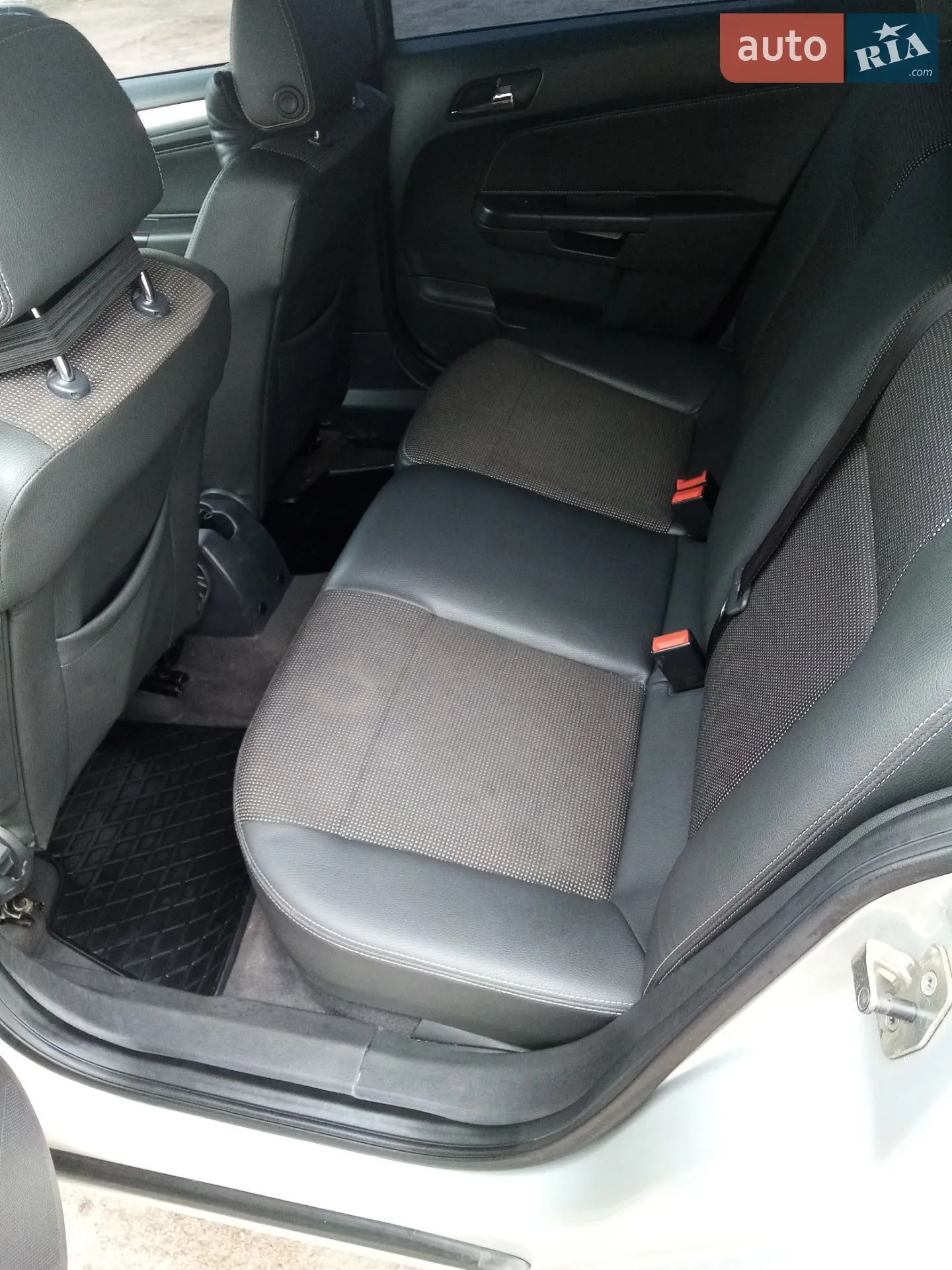 2010 Opel Astra - мініатюра 10