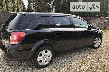 Універсал Opel Astra 2010 в 