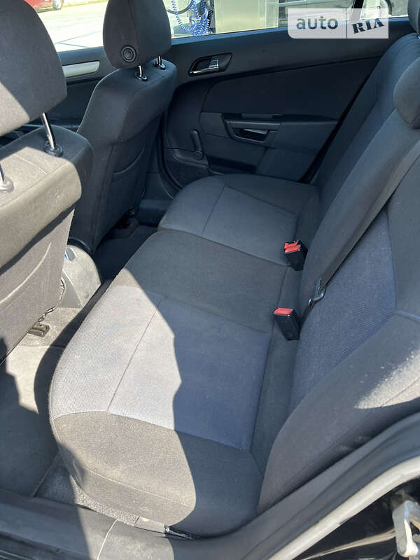 Универсал Opel Astra 2008 в Луцке