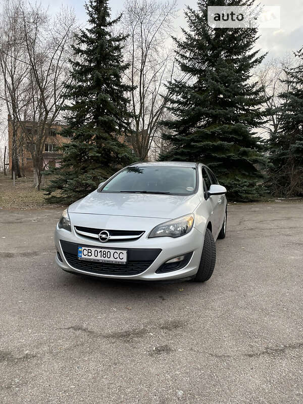 Универсал Opel Astra 2013 в Чернигове