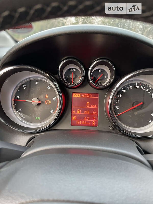 Универсал Opel Astra 2013 в Чернигове