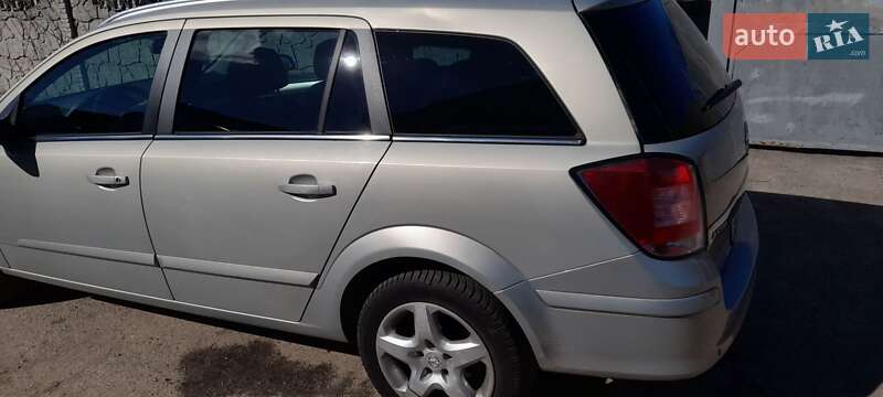 Універсал Opel Astra 2007 в Павлограді