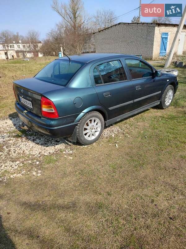 Седан Opel Astra 2004 в Кривом Роге