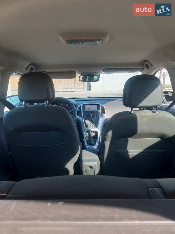 Універсал Opel Astra 2011 в Ізмаїлі