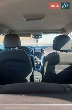 Универсал Opel Astra 2011 в 