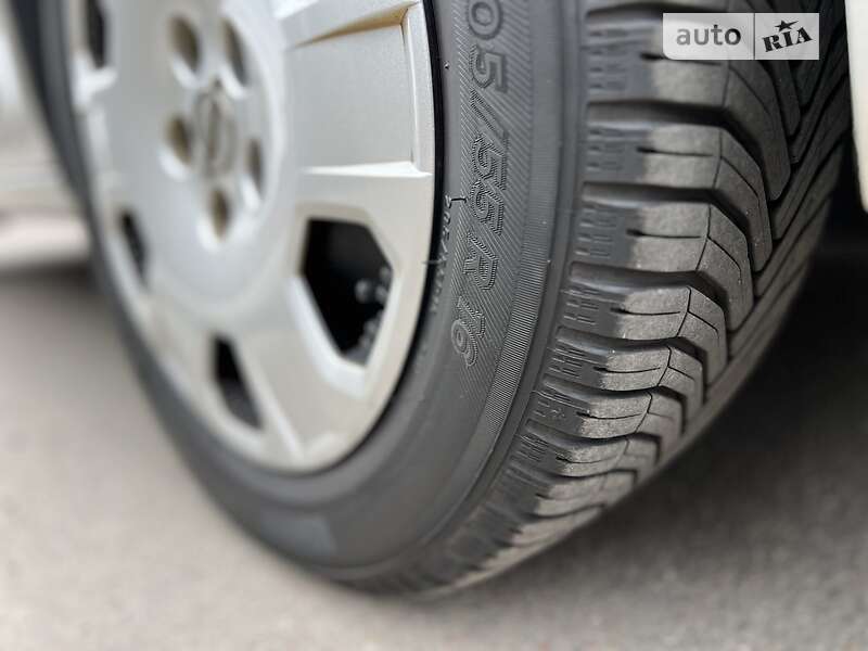 Универсал Opel Astra 2005 в Киеве