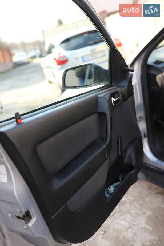 Універсал Opel Astra 2002 в Дніпрі