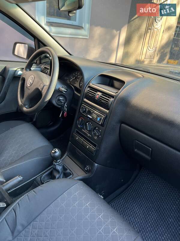 Седан Opel Astra 2005 в Шепетовке