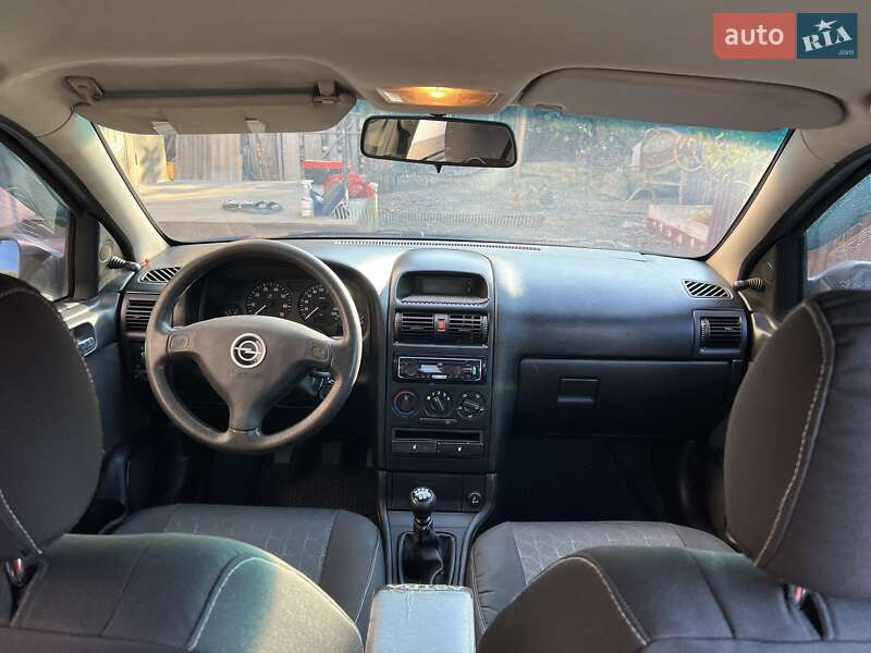 Седан Opel Astra 2005 в Шепетовке