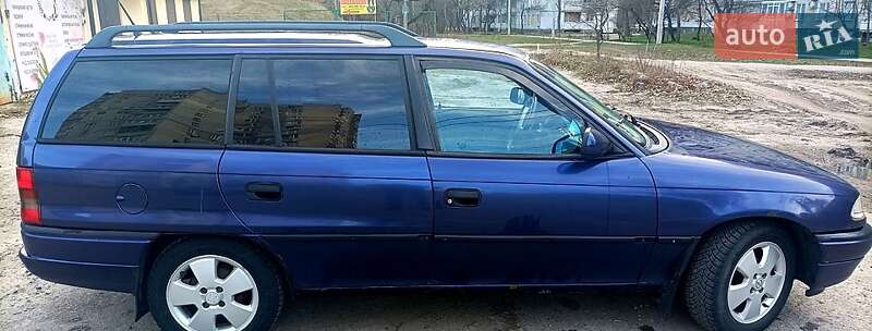 Універсал Opel Astra 1997 в Харкові