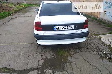 Седан Opel Astra 1994 в Каменском