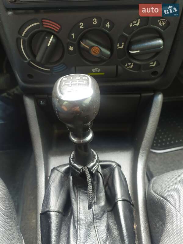 Седан Opel Astra 1994 в Кам'янському