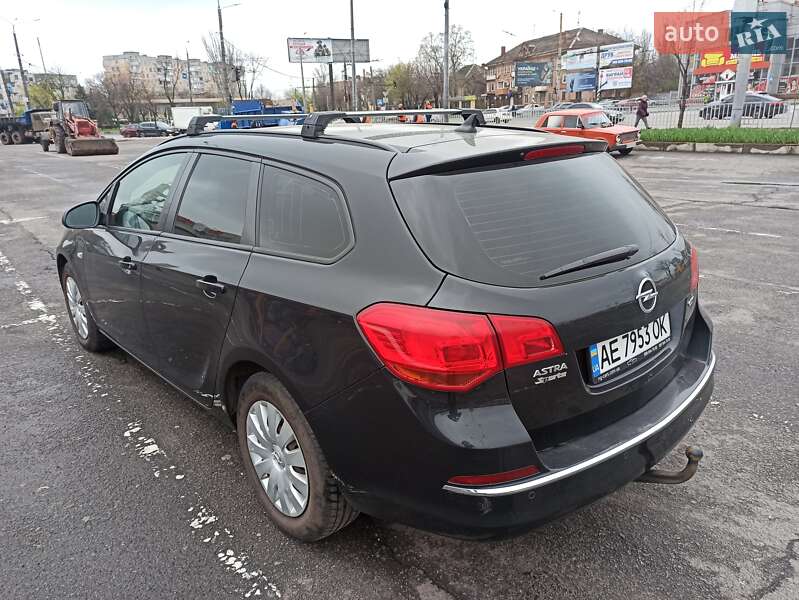Універсал Opel Astra 2015 в Кривому Розі
