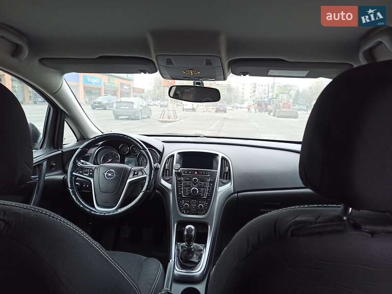 Універсал Opel Astra 2015 в Кривому Розі