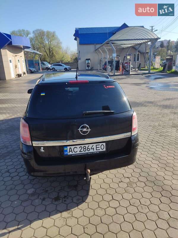 Универсал Opel Astra 2008 в Луцке