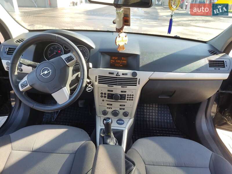 Универсал Opel Astra 2008 в Луцке