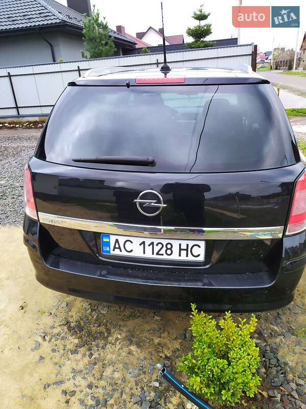 Универсал Opel Astra 2010 в Луцке