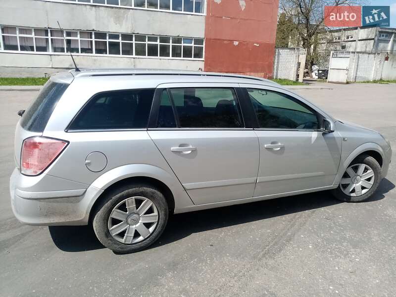 Универсал Opel Astra 2006 в Львове