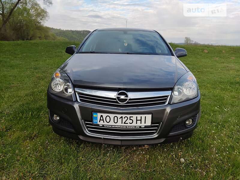 Хэтчбек Opel Astra 2010 в Ужгороде фото 3 Хэтчбек Opel Astra 2010 в Ужгороде