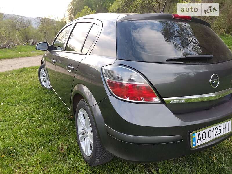 Хэтчбек Opel Astra 2010 в Ужгороде фото 10 Хэтчбек Opel Astra 2010 в Ужгороде