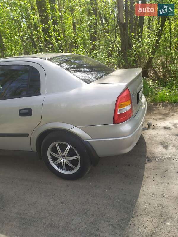 Седан Opel Astra 2007 в Радомышле
