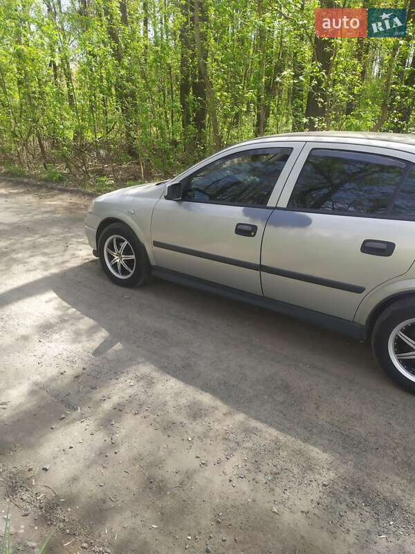 Седан Opel Astra 2007 в Радомышле
