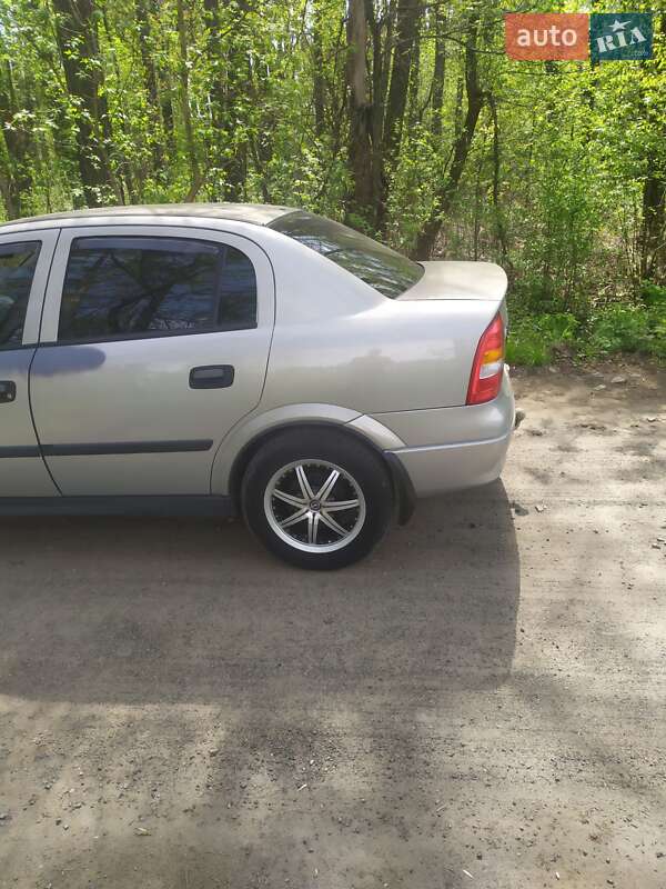 Седан Opel Astra 2007 в Радомышле
