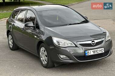 Универсал Opel Astra 2012 в 
