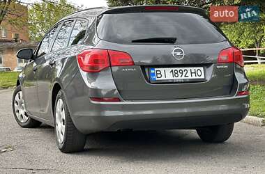 Универсал Opel Astra 2012 в 