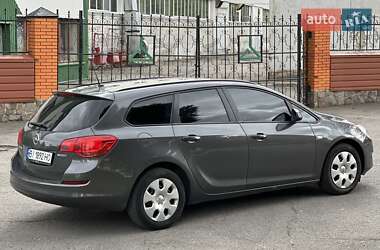 Универсал Opel Astra 2012 в 