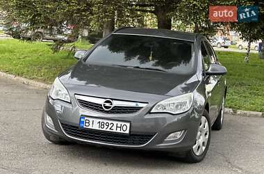 Универсал Opel Astra 2012 в 