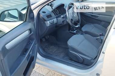 Универсал Opel Astra 2010 в Львове