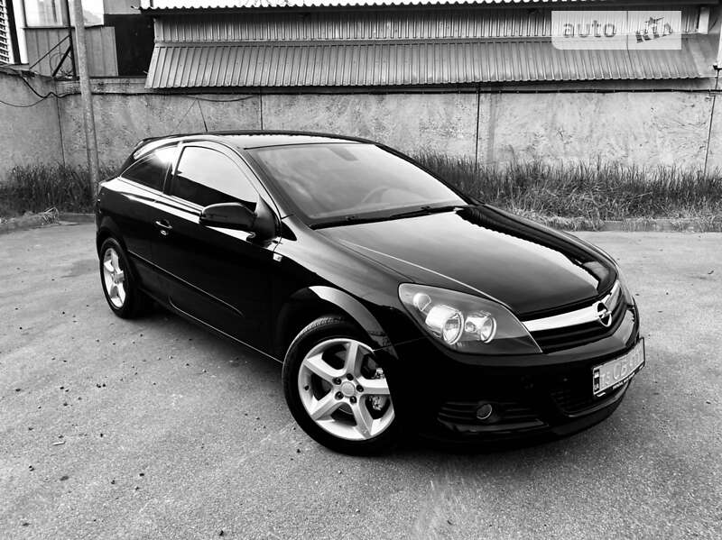 Купе Opel Astra 2006 в Киеве