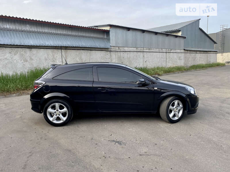 Купе Opel Astra 2006 в Киеве