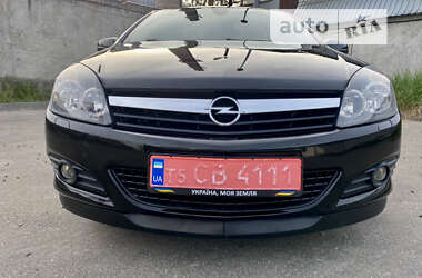 Купе Opel Astra 2006 в Киеве