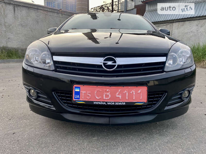Купе Opel Astra 2006 в Киеве