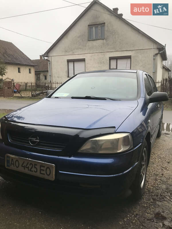 Седан Opel Astra 2007 в Виноградове