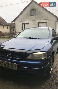 Седан Opel Astra 2007 в Виноградове