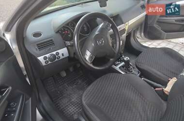 Универсал Opel Astra 2006 в 