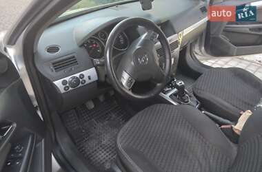 Универсал Opel Astra 2006 в Стрые