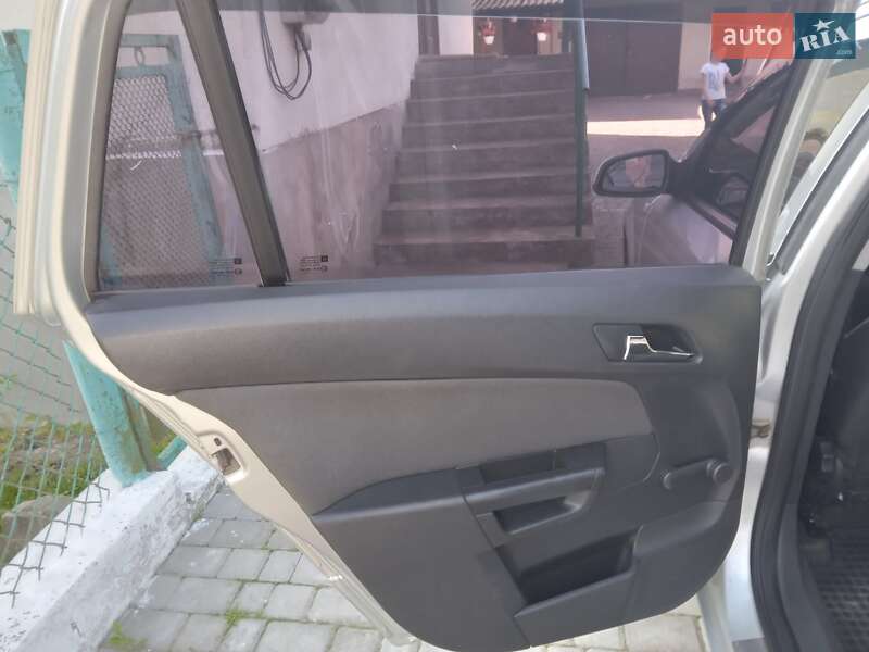 Універсал Opel Astra 2006 в Стрию