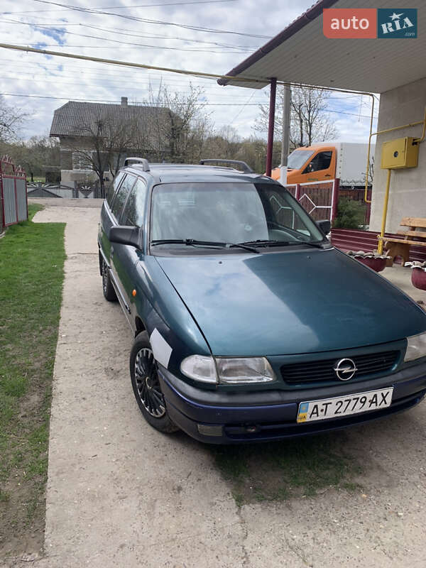 Универсал Opel Astra 1998 в Бучаче