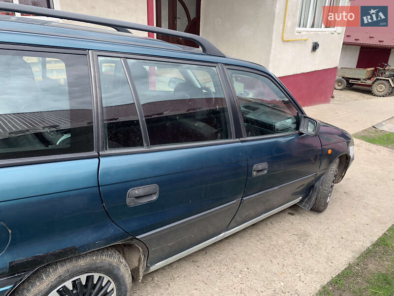 Универсал Opel Astra 1998 в Бучаче
