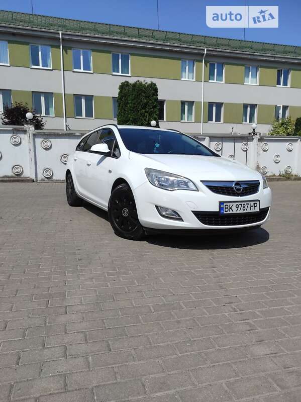 Opel Astra 2012