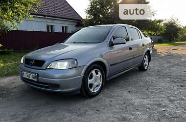 Седан Opel Astra 2002 в Золотоноше