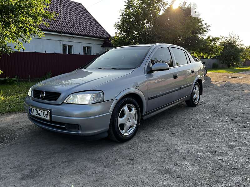 Седан Opel Astra 2002 в Золотоноше