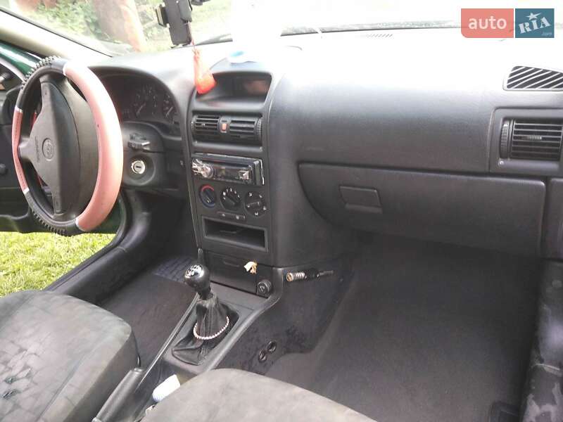 Седан Opel Astra 1999 в Бродах