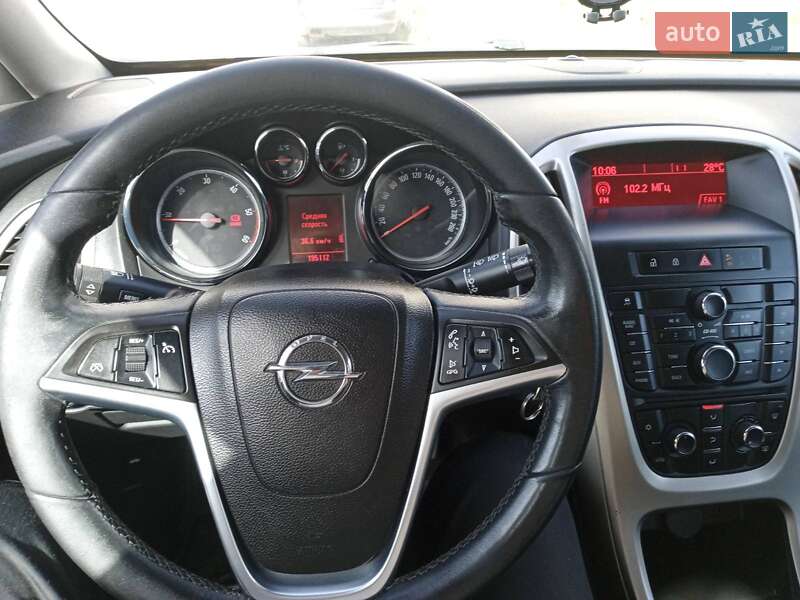 Opel Astra 2011