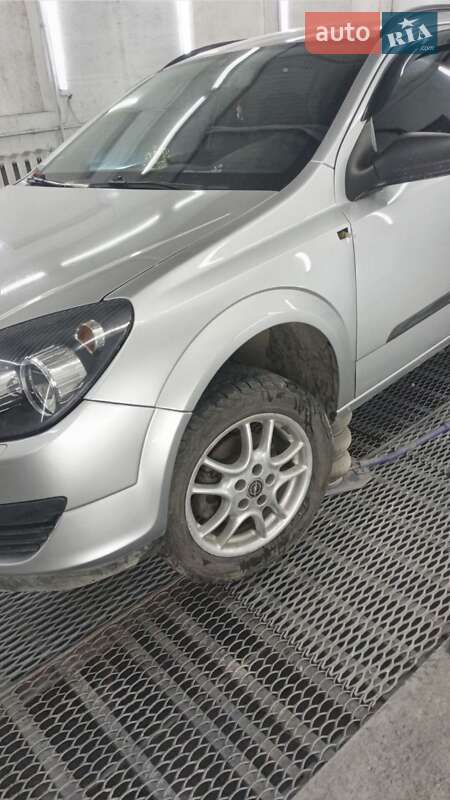 Универсал Opel Astra 2004 в Ивано-Франковске